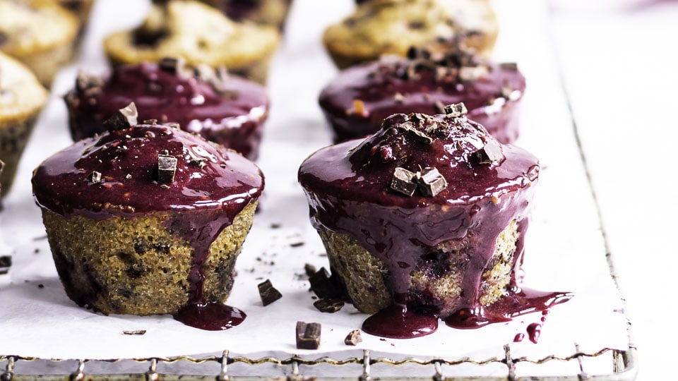 Brombærmuffins med chokolade