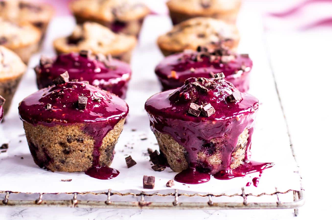 Brombærmuffins med chokolade