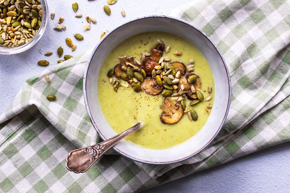 Kartoffel-porre-suppe med rosmarin og ost