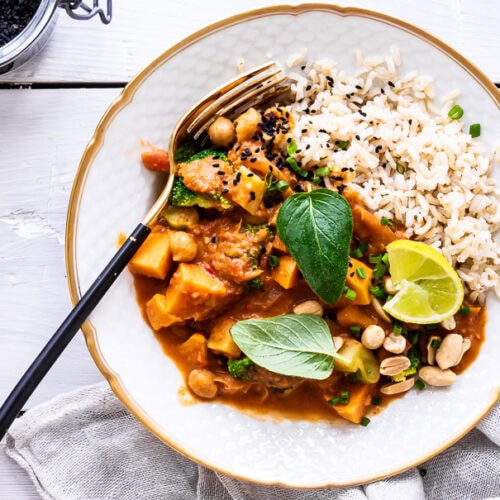 Vegetar one-pot-curry med søde kartofler