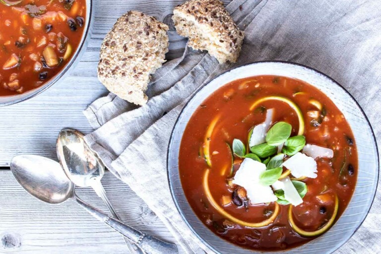 Vegetarisk minestrone med miso