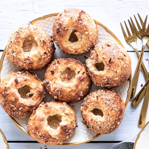 Åbne fastelavnsboller med marcipanremonce