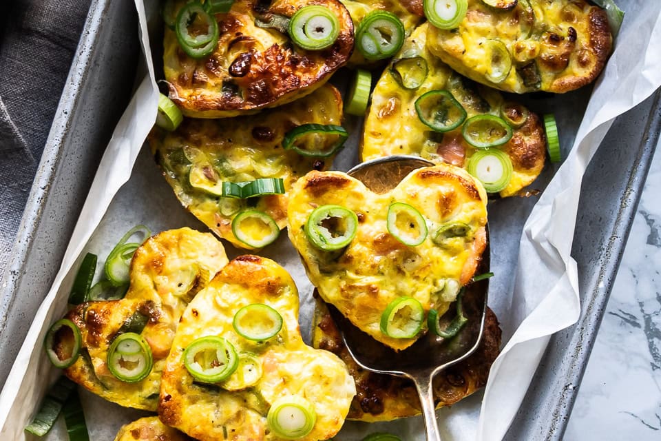 Æggemuffins med røget laks