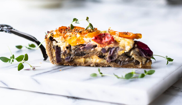 Tomattærte med aubergine