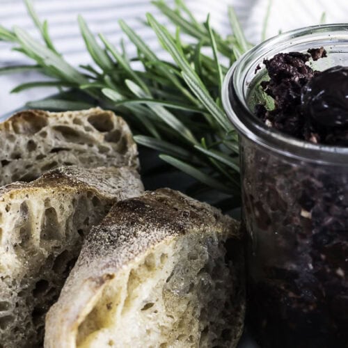 Oliventapenade med parmesan