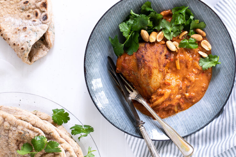 afrikansk kylling i cremet peanut-tomatsovs