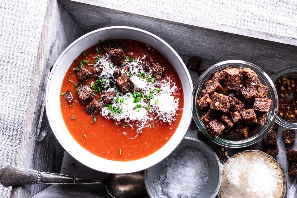Thaisuppe med kylling og kokosmælk - tom kha gai