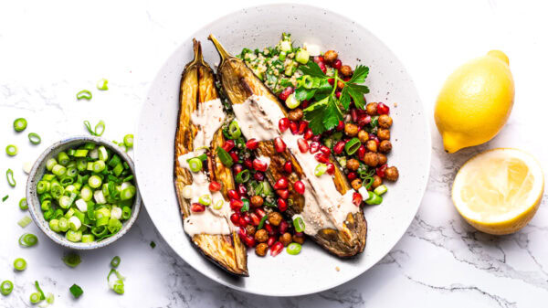 Auberginer i ovn med alle tiders tahindressing