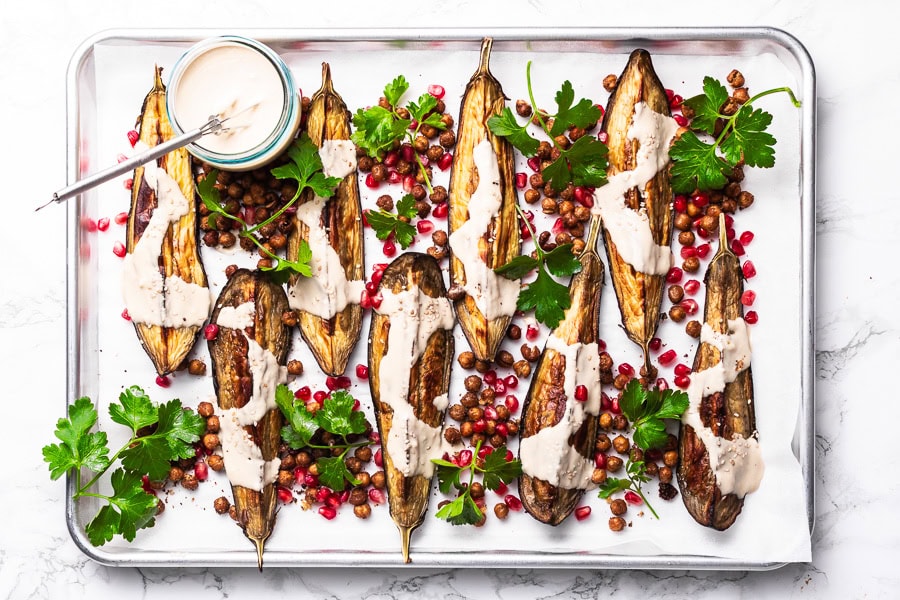 Auberginer i ovn med alle tiders tahindressing