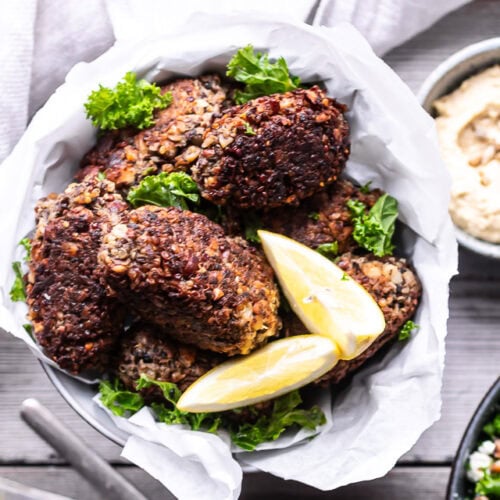Nøddefrikadeller – vegetarfrikadeller med nødder