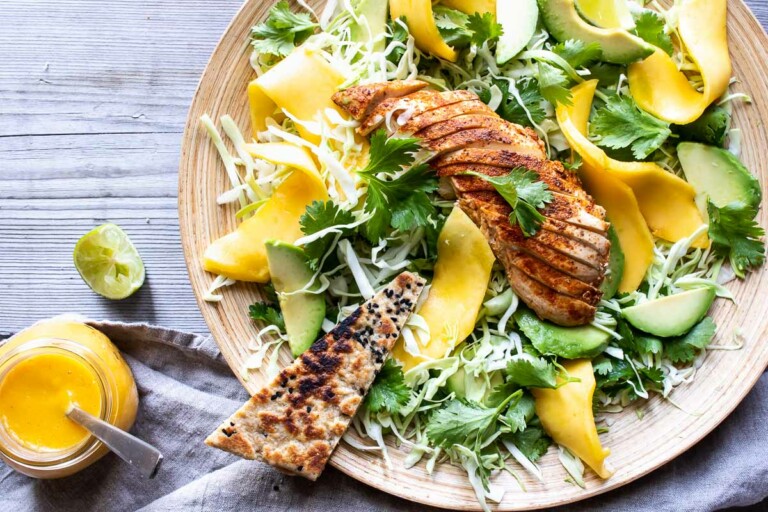 Kyllingesalat med mangodressing - den bedste!