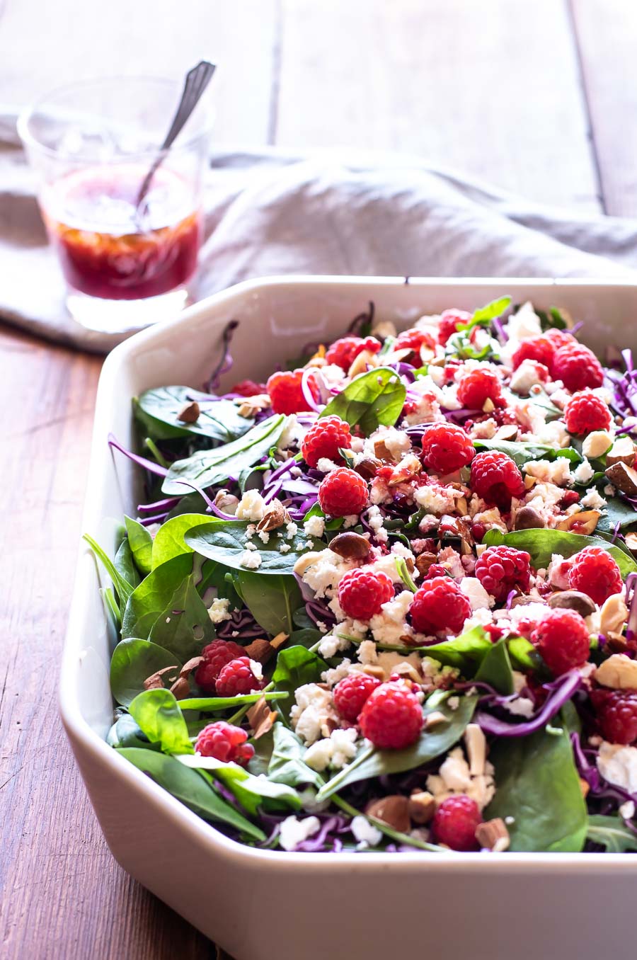 Spidskålssalat med hindbær - sommerens bedste salat