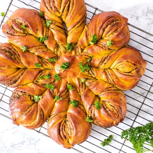 Græskarbrød - fint stjernebrød med persillepesto