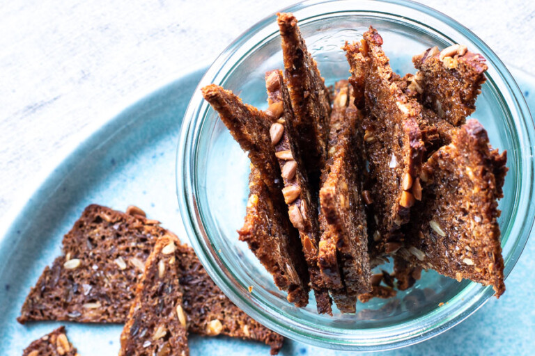 Rugbrødschips - den lidt sundere snack