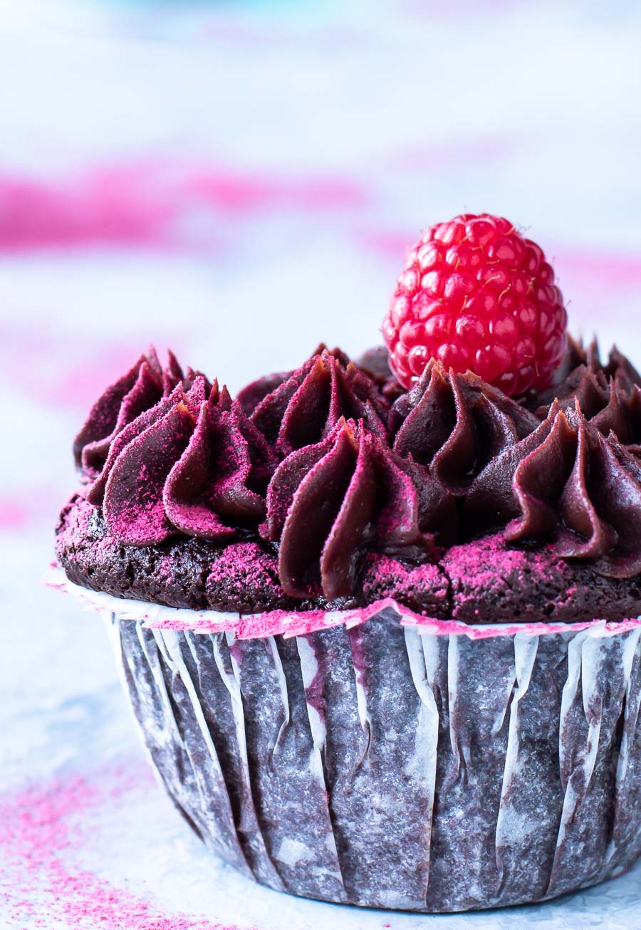 Chokolademuffins med hindbær og chokoladeganache