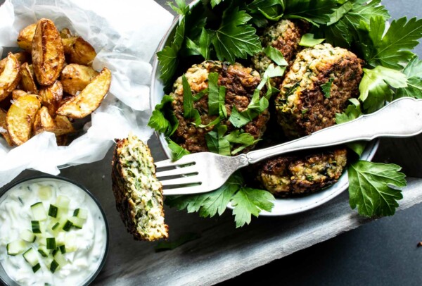 Græske squashfrikadeller med feta