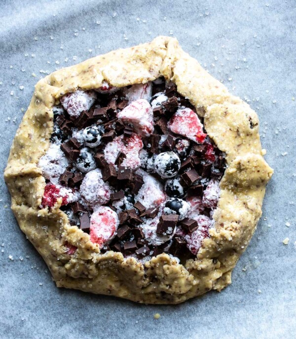 Galette med bær og chokolade - lækker sommerdessert