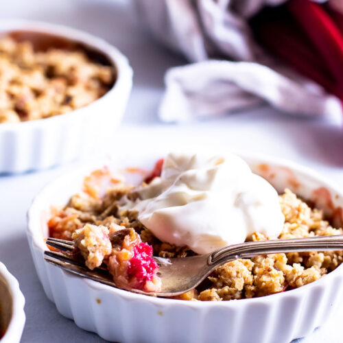 Rabarbercrumble verdens bedste med ingefær og appelsin