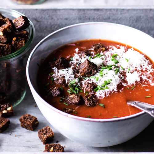 Nem tomatsuppe - hjemmelavet og intens!