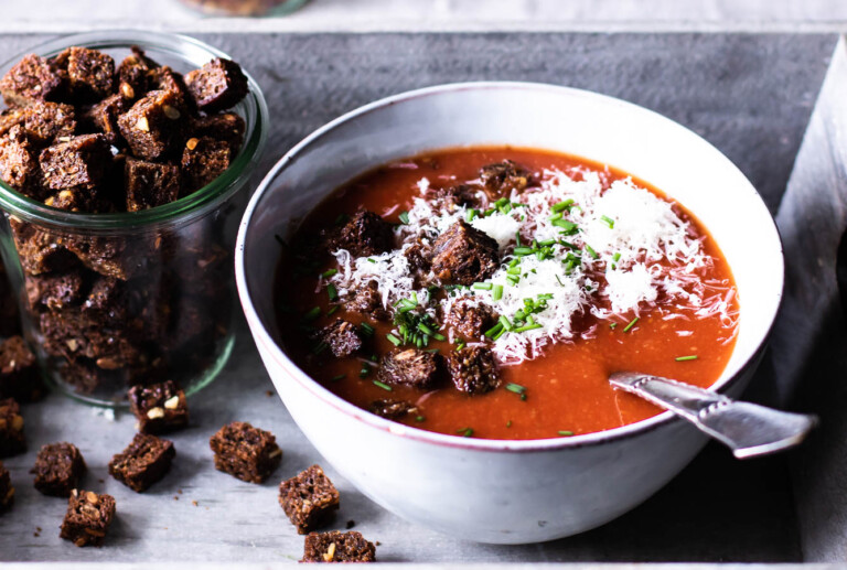 Nem tomatsuppe - hjemmelavet og intens!