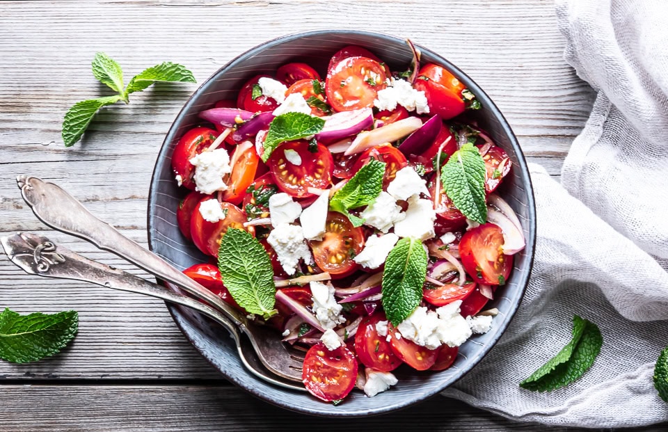 Græsk tomatsalat med feta og mynte