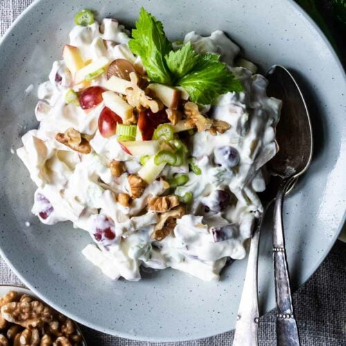 Waldorfsalat med fløde og creme fraiche - helt klassisk