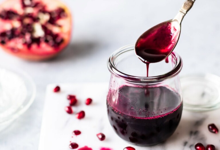 Granatæblesirup til salat, dessert og drinks