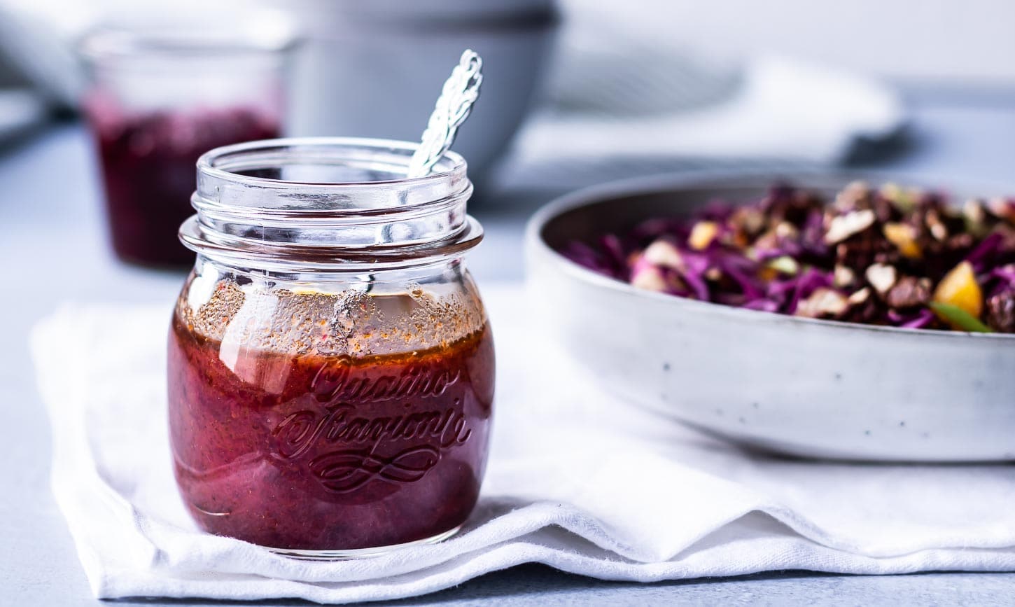 Tyttebærdressing - skøn dressing til kålsalat