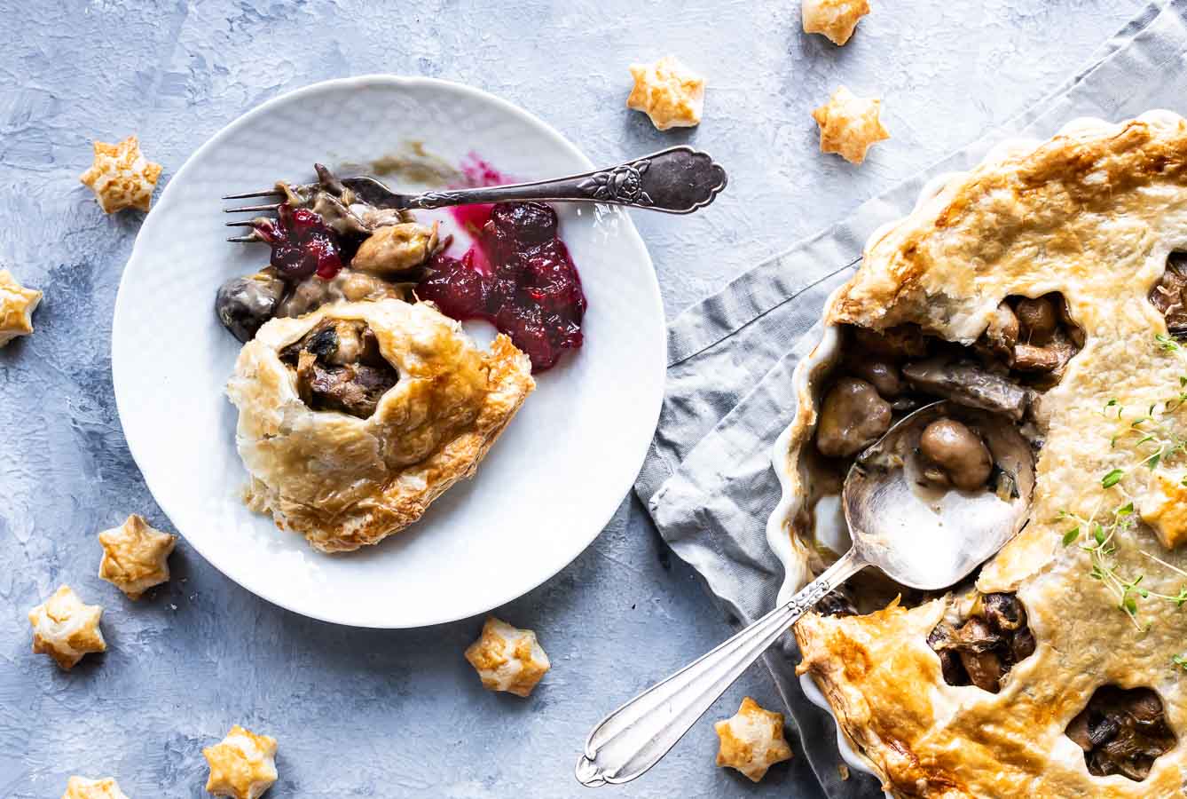 Vegetarisk pie med champignons og kastanjer