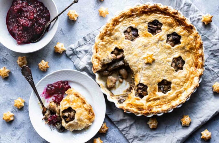 Vegetarisk pie med champignons og kastanjer