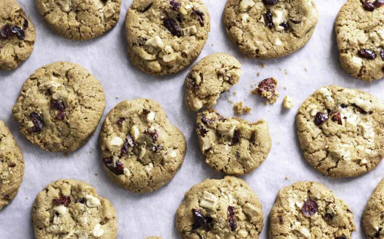 Cookies med hvid chokolade, tranebær og cashews