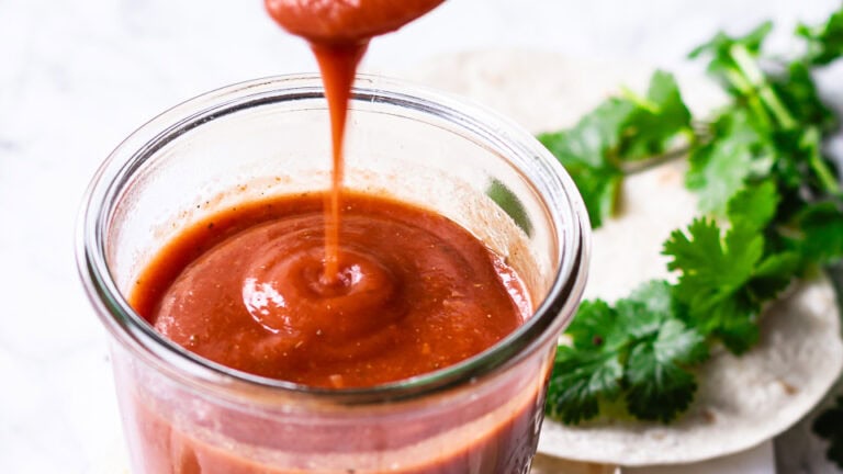 Hjemmelavet enchillada sauce på 10 minutter