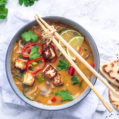 Vegetarisk thaisuppe med nudler