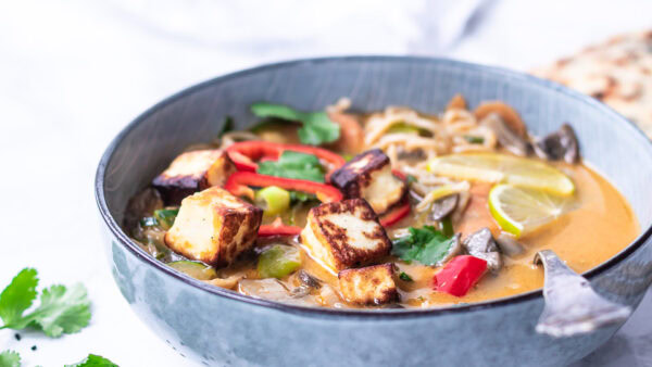 Vegetarisk thaisuppe med nudler