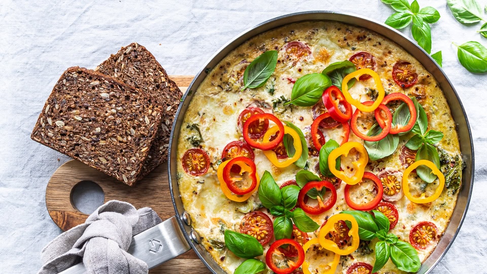 Æggekage med hytteost i ovnen