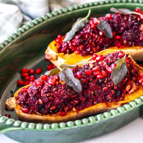 Bagt butternut squash med svampe og julesmag