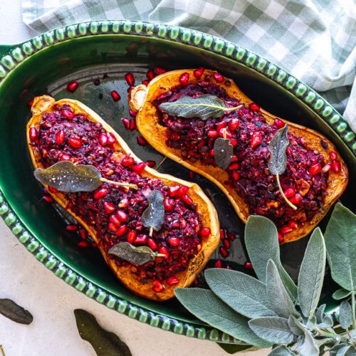 Bagt butternut squash med svampe og julesmag