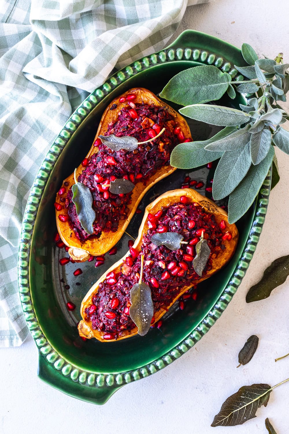 Bagt butternut squash med fyld