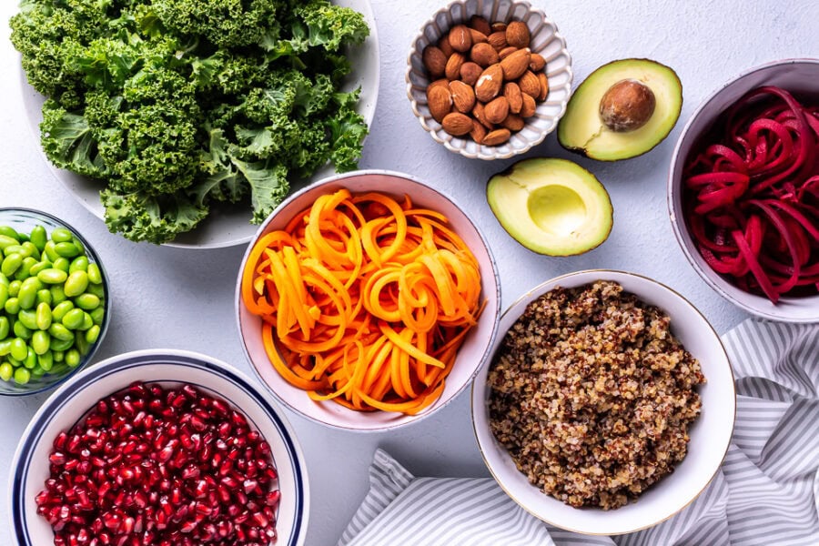 Luksus råkost med rødbede, gulerod og grønkål