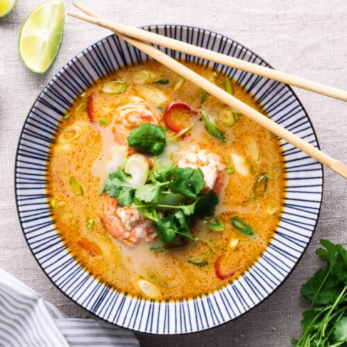 Nem thaisuppe med rejer og sprøde grøntsager