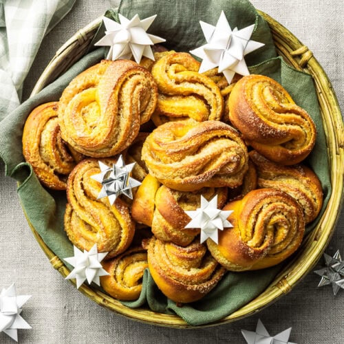 Safransnurrer - luciabrød med remonce