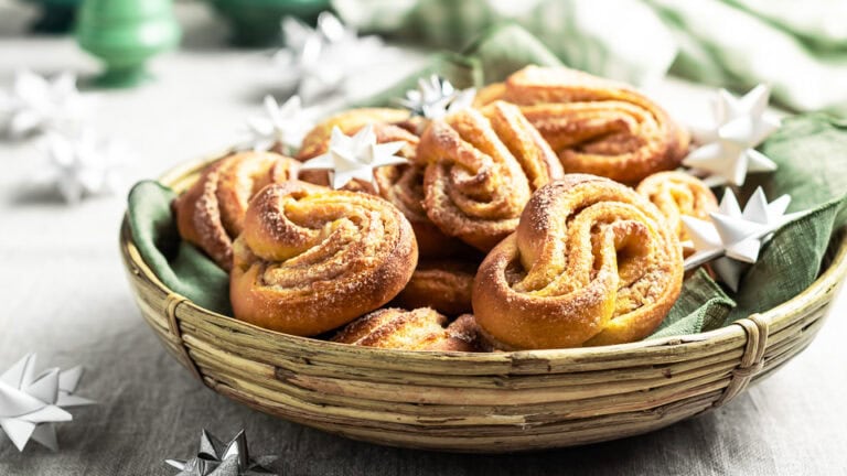 Safransnurrer - luciabrød med remonce