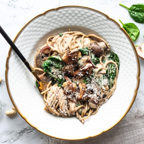 Pasta med svampe, balsamico og cashewfløde